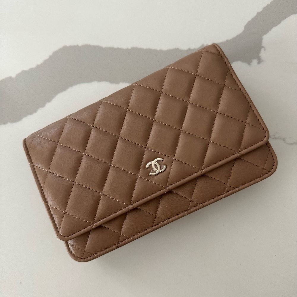 CHANEL TAN/LIGHT BROWN W/ GOLD HARDWARE WALLET ON CHAIN - Picture 1 of 8
